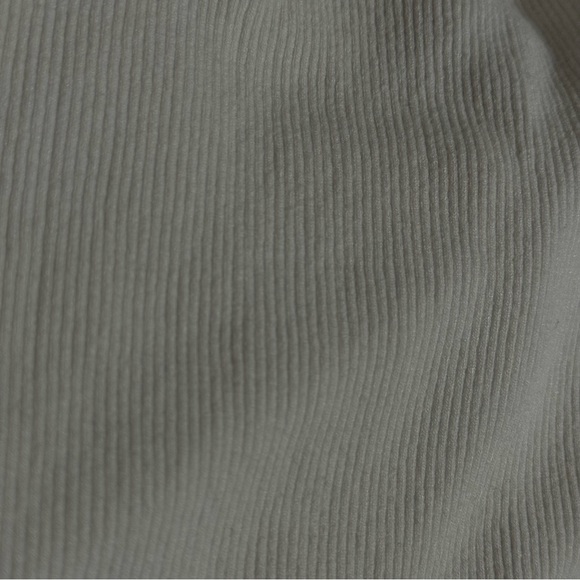 White Top - Picture 4 of 4